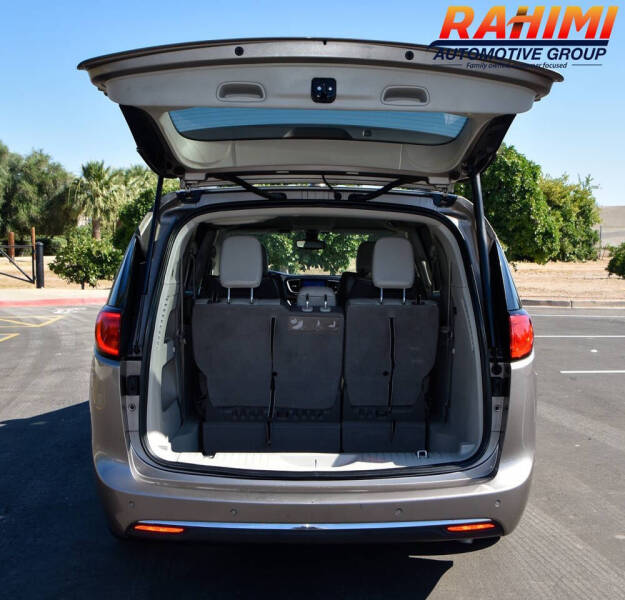2017 Chrysler Pacifica Touring-L