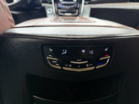 2016 Cadillac Escalade Luxury Collection