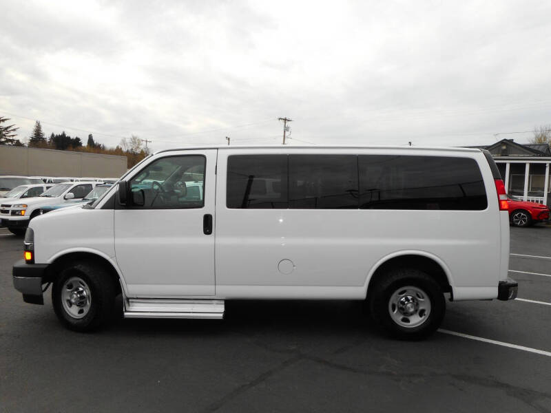 2017 Chevrolet Express LT 3500