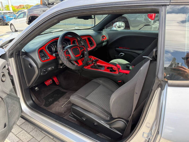 2016 Dodge Challenger SXT