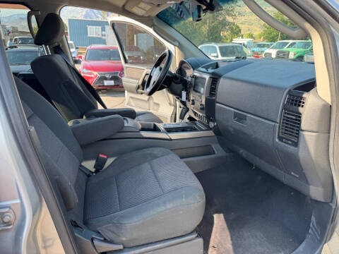 2011 Nissan Titan SV