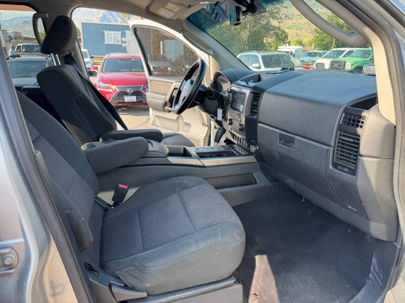 2011 Nissan Titan SV