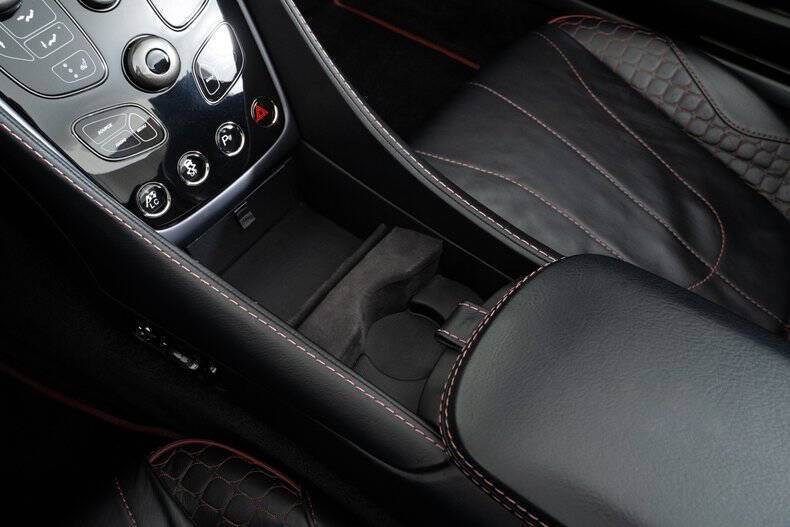 2015 Aston Martin Vanquish Volante