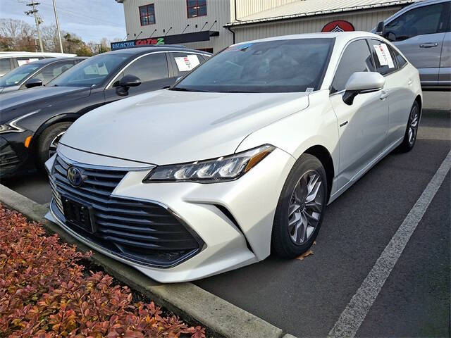 2021 Toyota Avalon Hybrid XLE