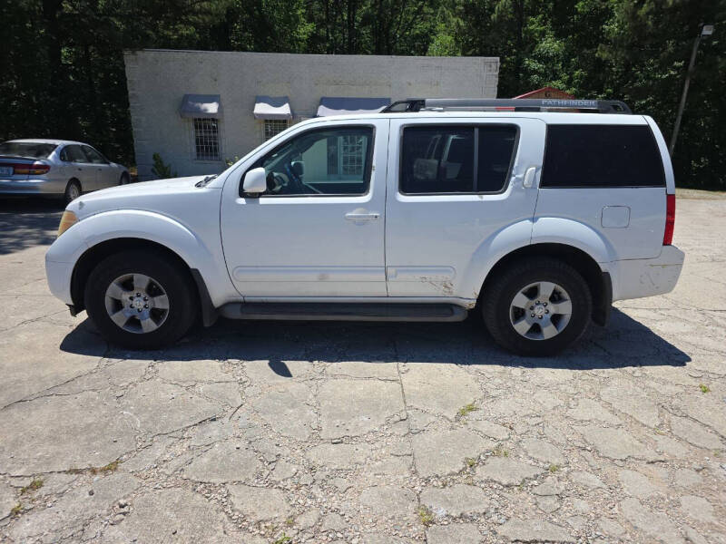 2005 Nissan Pathfinder SE