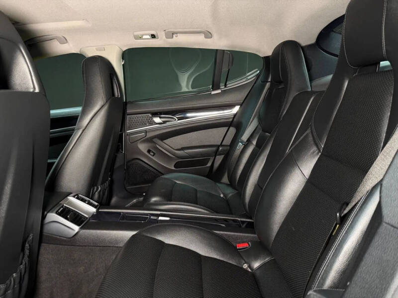 2015 Porsche Panamera