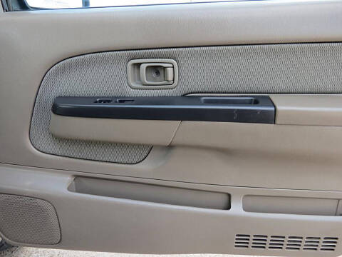 2004 Nissan Frontier XE