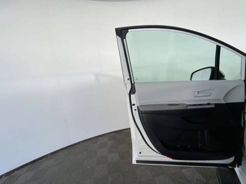 2025 Toyota Sienna LE 8-Passenger