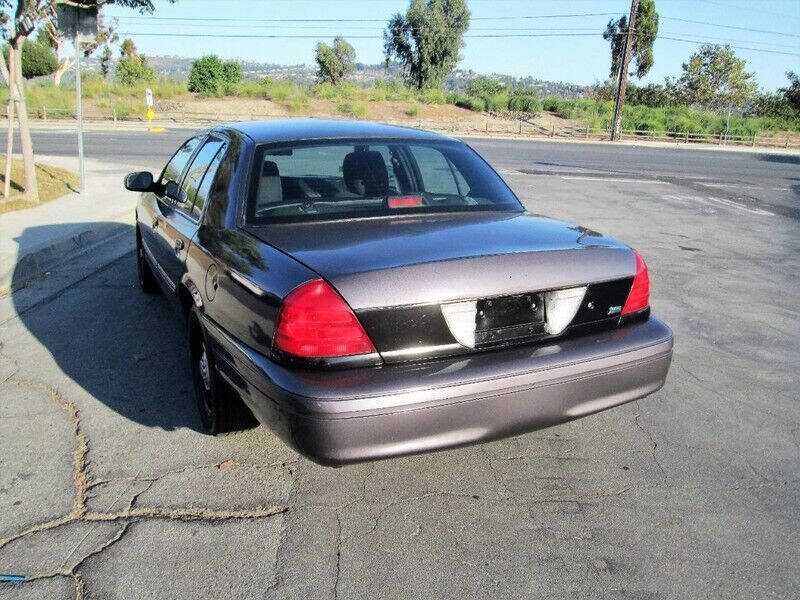 2011 Ford Crown Victoria Police photo 5