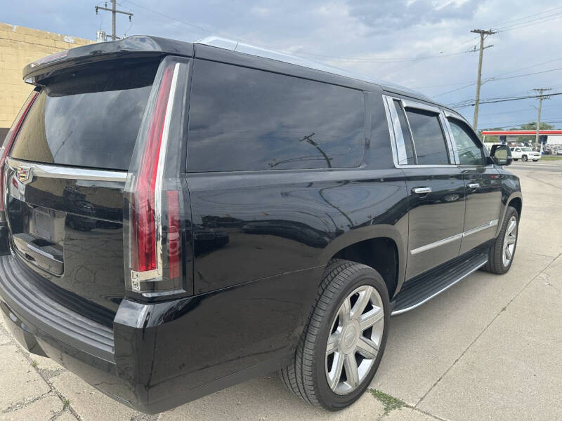 2018 Cadillac Escalade ESV Luxury