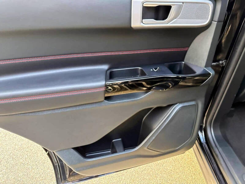 2024 Ford Explorer ST-Line