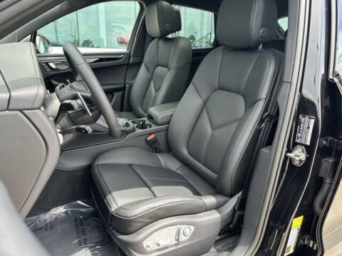 2025 Porsche Macan T