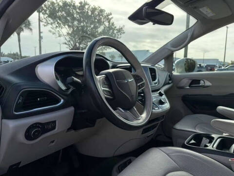 2017 Chrysler Pacifica Hybrid Platinum