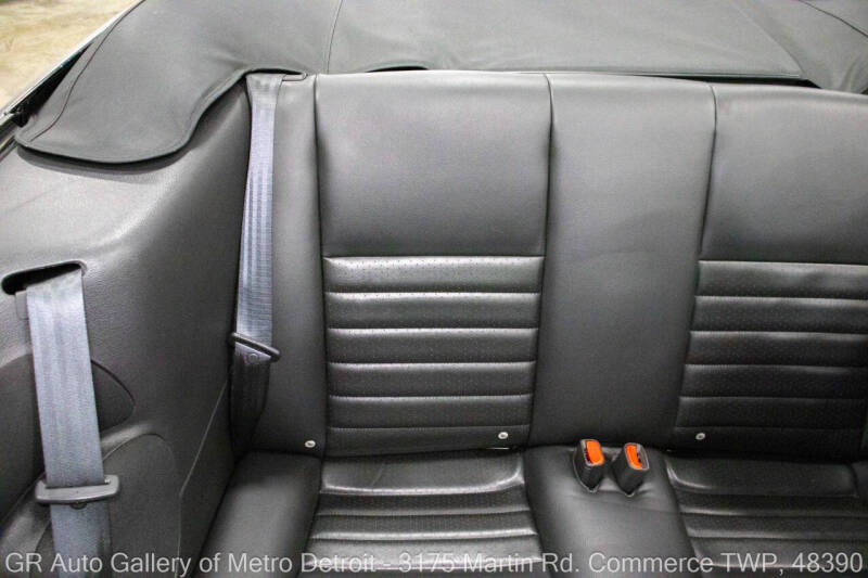 2004 Ford Mustang GT Deluxe