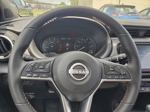 2023 Nissan Kicks SR