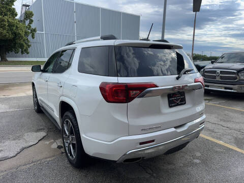 2017 GMC Acadia Denali