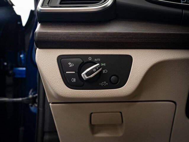 2025 Audi Q5 quattro Premium 40 TFSI