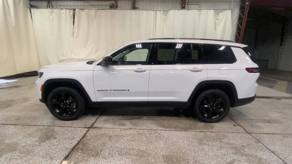 2023 Jeep Grand Cherokee L for sale at Victoria Auto Sales in Victoria, MN