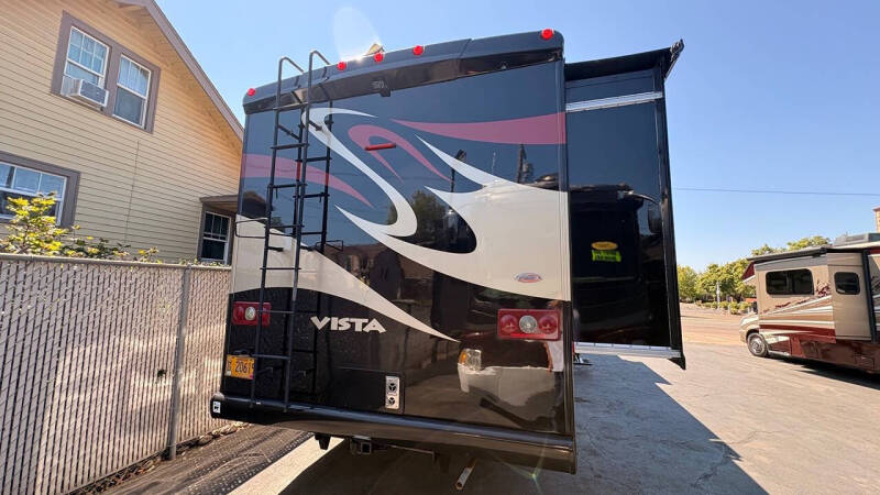 2015 Winnebago Vista