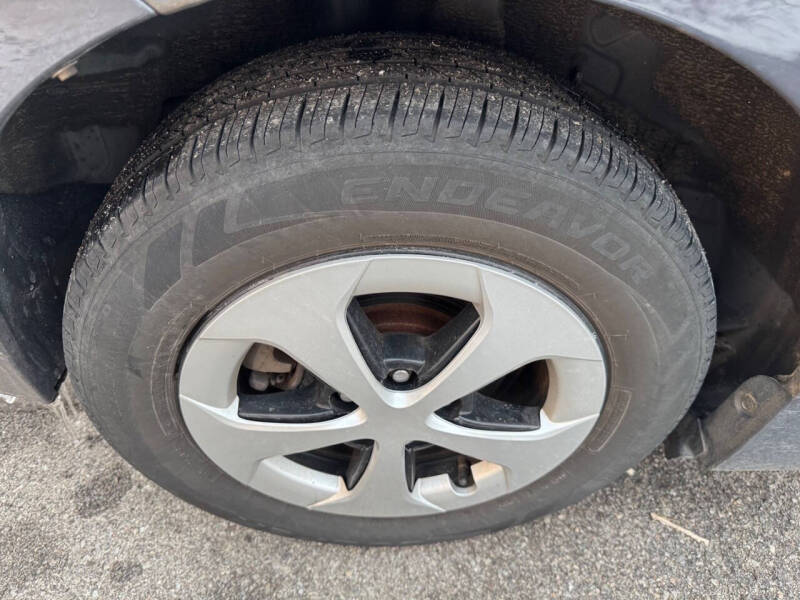 2012 Toyota Prius Two