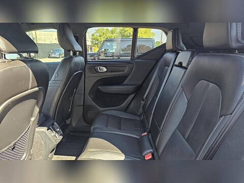 2019 Volvo XC40 T5 Momentum