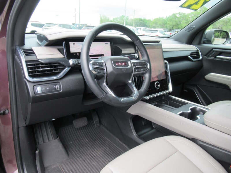 2024 GMC Acadia Elevation
