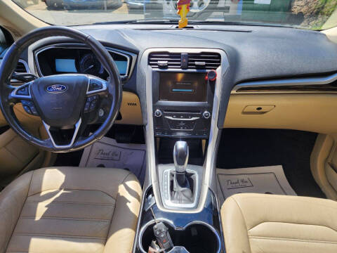 2014 Ford Fusion SE