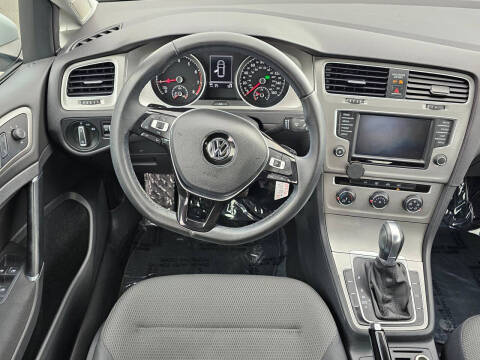 2017 Volkswagen Golf