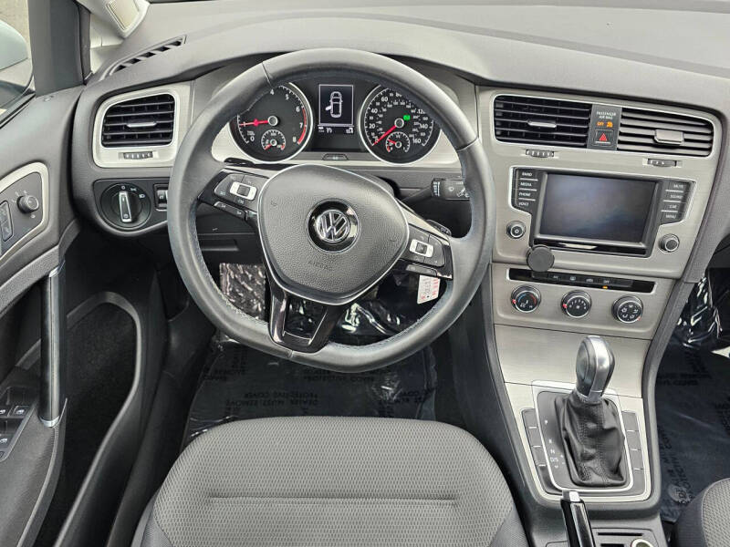 2017 Volkswagen Golf