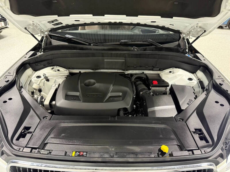 2019 Volvo XC90 T6 Momentum