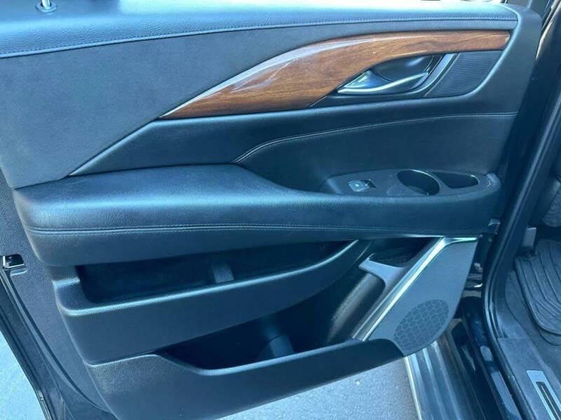 2015 Cadillac Escalade ESV Luxury
