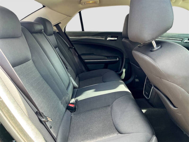 2022 Chrysler 300 Touring