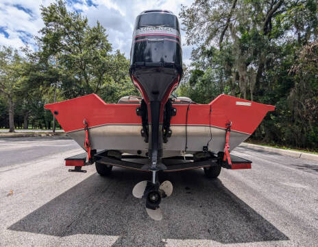 2004 Tracker Bass Boat