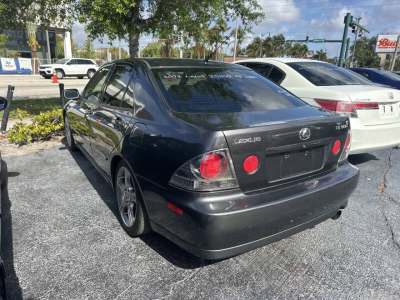 2002 Lexus IS 300