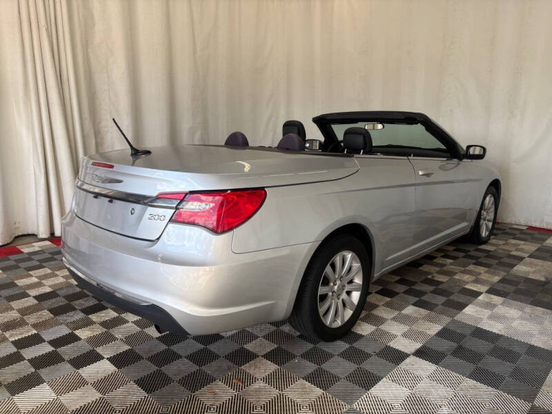 2012 Chrysler 200 Touring