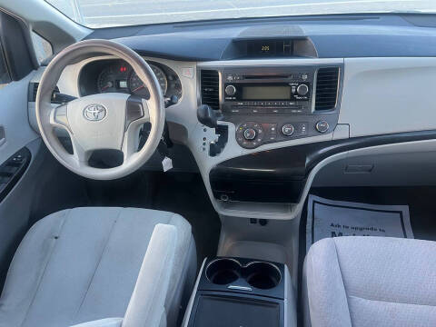 2013 Toyota Sienna L 7-Passenger