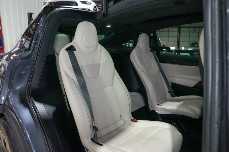 2022 Tesla Model X Plaid