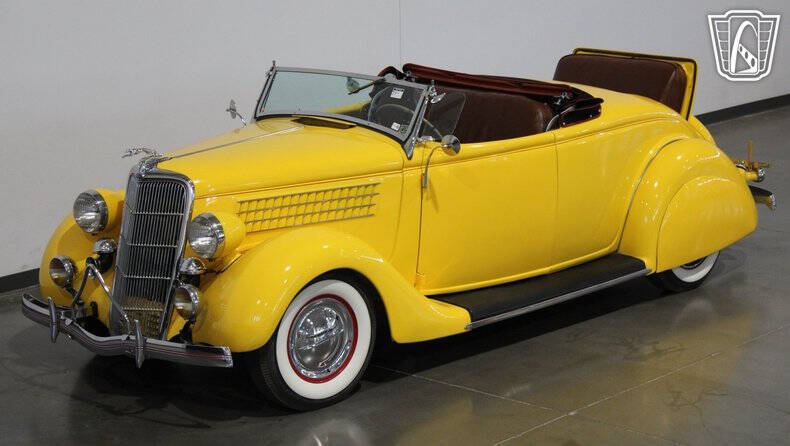 1935 Ford Deluxe