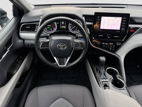 2022 Toyota Camry Hybrid LE