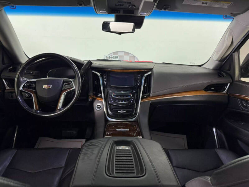 2018 Cadillac Escalade Luxury