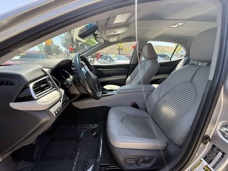 2018 Toyota Camry SE