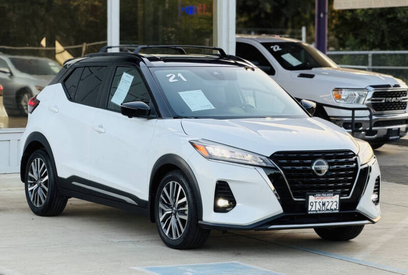 2021 Nissan Kicks SR