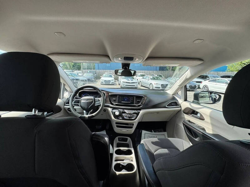 2017 Chrysler Pacifica LX