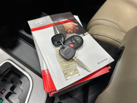 2016 Toyota Sequoia SR5