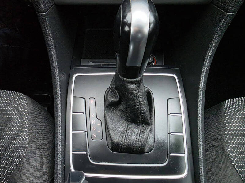 2016 Volkswagen Passat 1.8T S