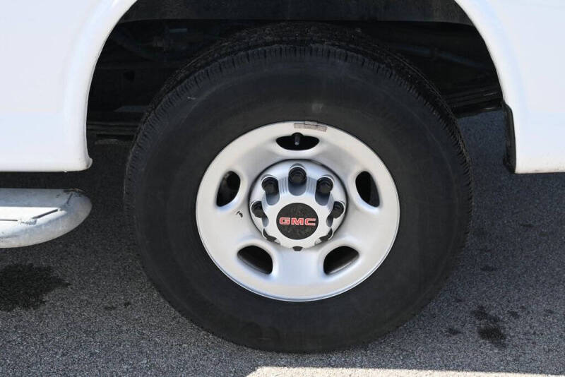 2023 GMC Savana 2500