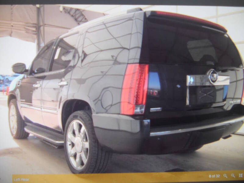 2011 Cadillac Escalade Luxury