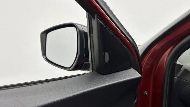 2022 Nissan Kicks SR