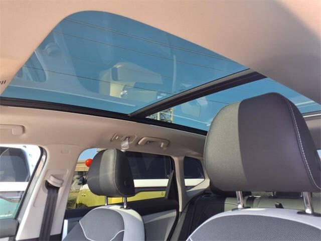 2025 Volkswagen Taos SE