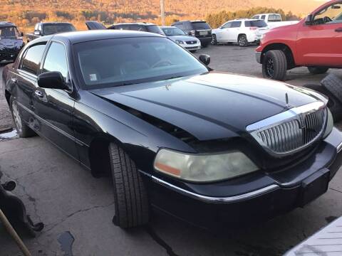 2004 Lincoln Town Car for sale at Troy's Auto Sales in Dornsife PA